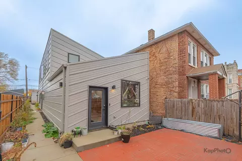 2828 W Wilcox St, Chicago, IL 60612