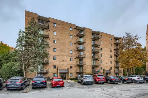 6050 Lake Bluff Dr #101, Tinley Park, IL 60477