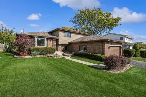 417 Glenys Dr, Lemont, IL 60439