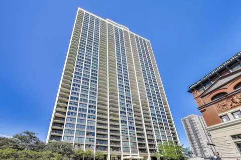 1560 N Sandburg Ter #510, Chicago, IL 60610