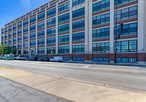 3963 W Belmont Ave #606, Chicago, IL 60618