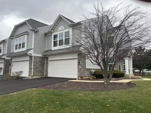 600 Hawley Dr, Oswego, IL 60543
