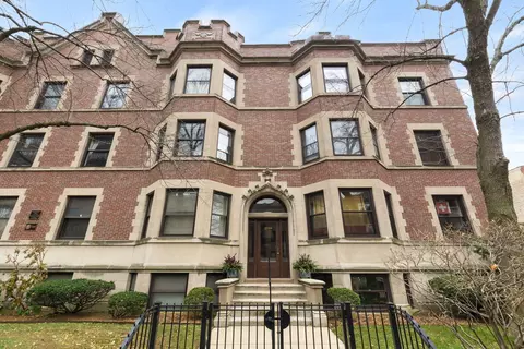 719 W Bittersweet Pl #L6, Chicago, IL 60613