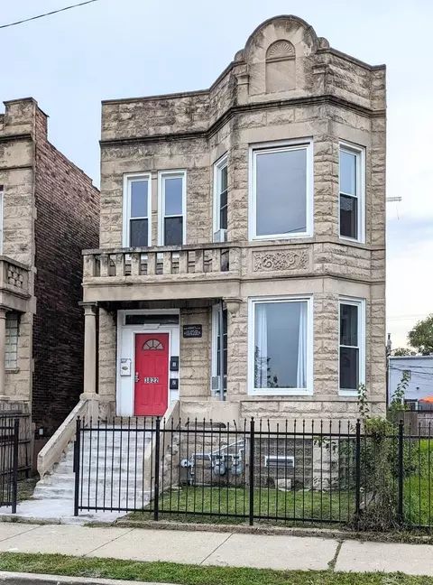 3822 W Congress Pkwy, Chicago, IL 60624