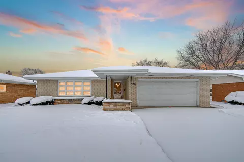 9620 S Keeler Ave S, Oak Lawn, IL 60453