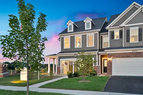 2248 Horseshoe Cir #08802, Naperville, IL 60564