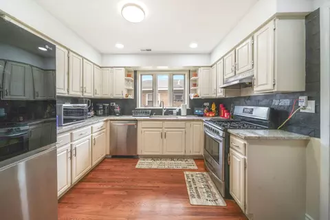 Kitchen - 7235 Park Ave, Summit, IL 60501 photo 2 of 3