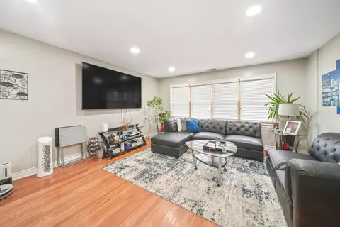 Living - 7235 Park Ave, Summit, IL 60501 photo 2 of 3