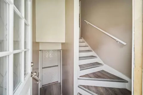 Entry Way - 7235 Park Ave, Summit, IL 60501 photo 1 of 2