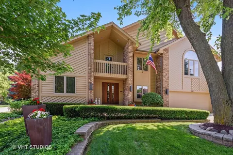 215 E Ryan Ct, Arlington Heights, IL 60005