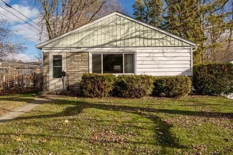 2016 Ridgeland Rd, Rockford, IL 61108
