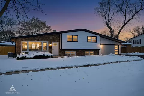10738 S New England Ave, Worth, IL 60482