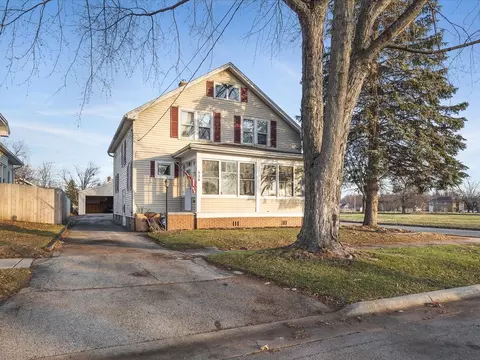 634 13th St, Rockford, IL 61104