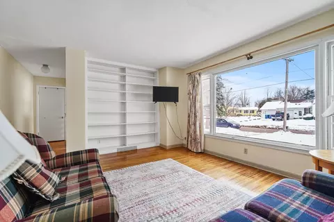 Living - 819 Maple Ave, Minonk, IL 61760 photo 3 of 5
