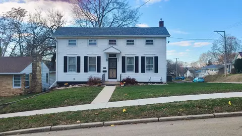 603 S Dixon Ave, Dixon, IL 61021