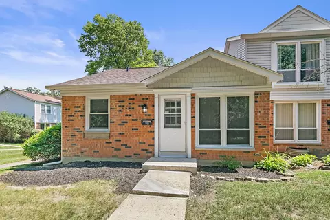 1101 Colony Ct, Streamwood, IL 60107