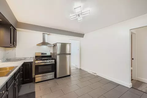 Kitchen - 208 Blackstone St, Thornton, IL 60476 photo 3 of 5