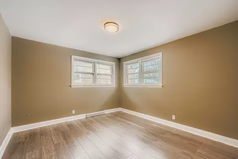 Bedroom - 208 Blackstone St, Thornton, IL 60476 photo 4 of 6
