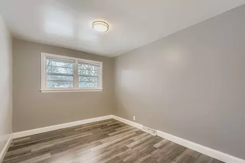 Bedroom - 208 Blackstone St, Thornton, IL 60476 photo 2 of 6