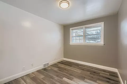 Bedroom - 208 Blackstone St, Thornton, IL 60476 photo 3 of 6