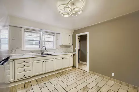 Kitchen - 208 Blackstone St, Thornton, IL 60476 photo 5 of 5
