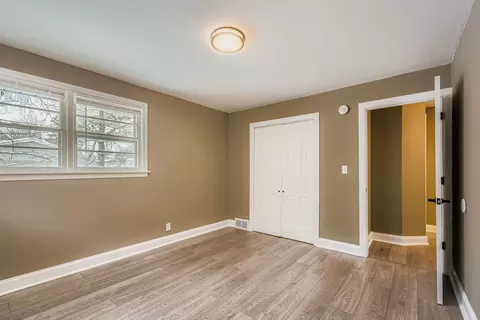 Bedroom - 208 Blackstone St, Thornton, IL 60476 photo 5 of 6