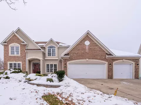 975 Merbach Ct, Carol Stream, IL 60188