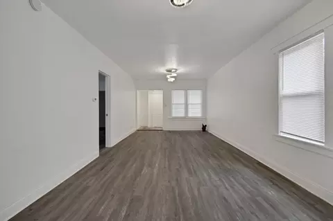 Living - 1011 W 103rd Pl, Chicago, IL 60643 photo 2 of 3