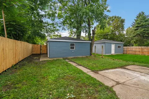Exterior - 1011 W 103rd Pl, Chicago, IL 60643 photo 4 of 4