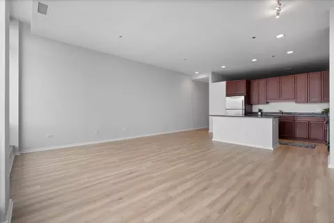 Living - 65 E Monroe St #4216, Chicago, IL 60603 photo 4 of 6