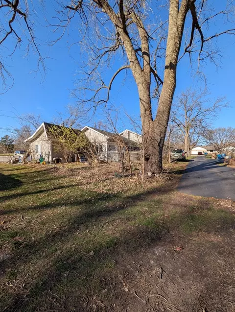 Exterior - 1824 Cobb Blvd, Kankakee, IL 60901 photo 4 of 7