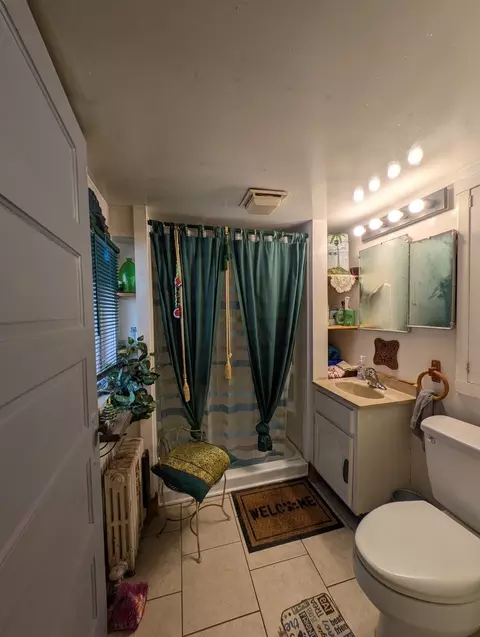 Bath - 1824 Cobb Blvd, Kankakee, IL 60901 photo 4 of 4