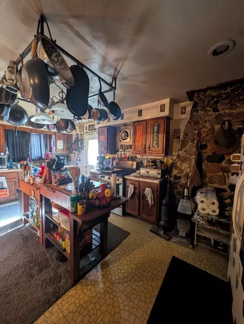 Kitchen - 1824 Cobb Blvd, Kankakee, IL 60901 photo 2 of 5