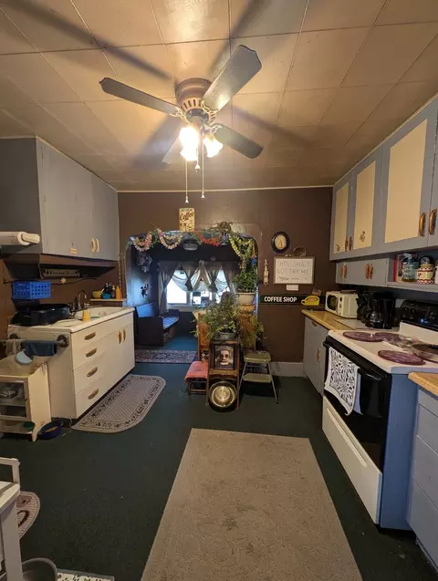 Kitchen - 1824 Cobb Blvd, Kankakee, IL 60901 photo 5 of 5