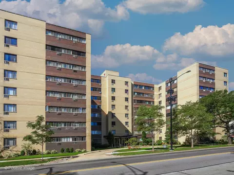 6300 N Sheridan Rd #608, Chicago, IL 60660