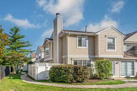 473 Le Parc Cir, Buffalo Grove, IL 60089