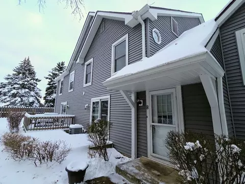 2732 Weeping Willow Rd #B, Lisle, IL 60532