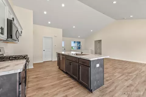 715 Apple Valley Rd, Harvard, IL 60033 photo 7