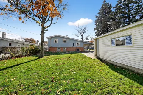 Exterior - 2126 David Dr, Des Plaines, IL 60018 photo 4 of 6