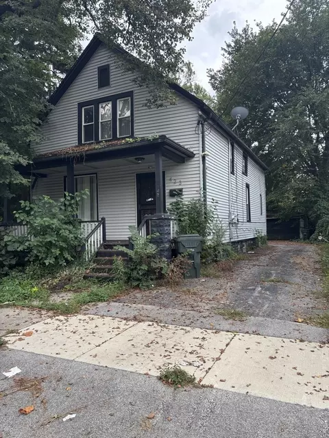 423 E 144th St, Dolton, IL 60419