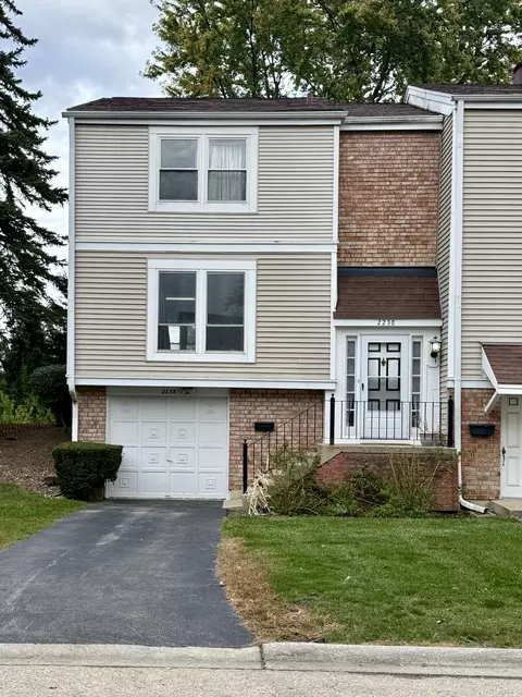 2238 Clifton Pl, Hoffman Estates, IL 60169