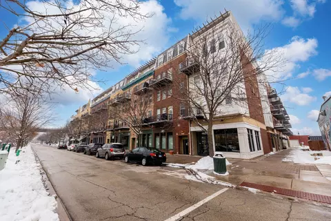 345 Front St #2209, Lemont, IL 60439