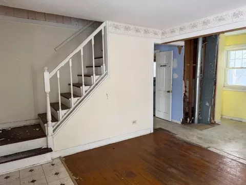 2500 Maple St, Des Plaines, IL 60018 photo 3