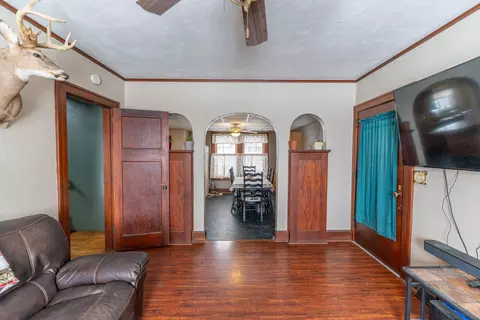 Entry Way - 7965 N Adeline Rd, Leaf River, IL 61047 photo 3 of 7