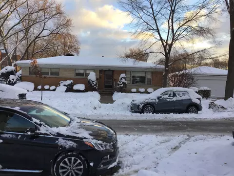 8454 Monticello Ave, Skokie, IL 60076