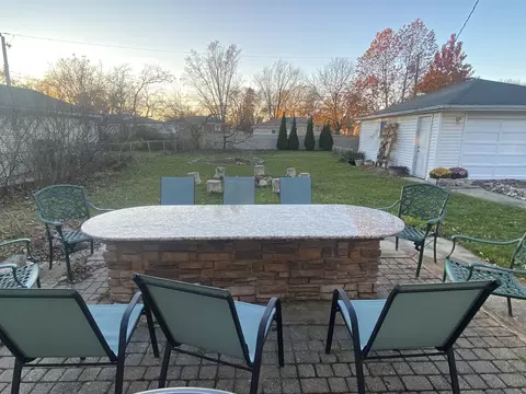 1106 S Robert Dr, Mount Prospect, IL 60056 photo 9
