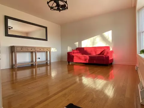 1106 S Robert Dr, Mount Prospect, IL 60056 photo 2