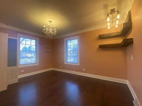 1106 S Robert Dr, Mount Prospect, IL 60056 photo 5