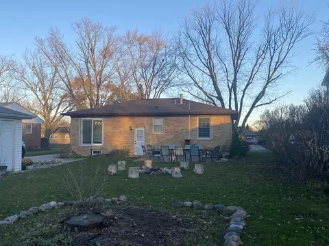 1106 S Robert Dr, Mount Prospect, IL 60056 photo 10