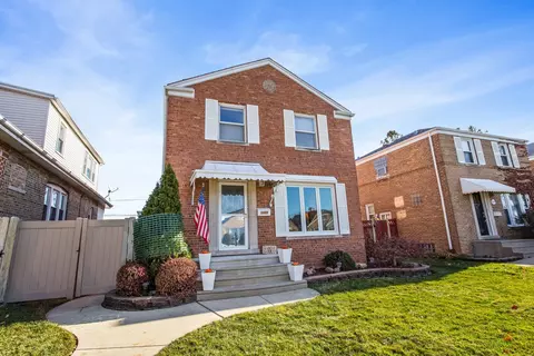 3623 N Sayre Ave, Chicago, IL 60634